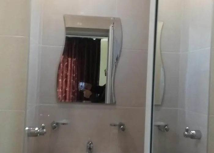 Guest Simona * Opanets